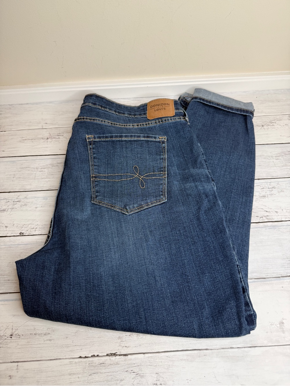 Denizen from Levi's Women's Skinny Dark Blue Denim Jeans